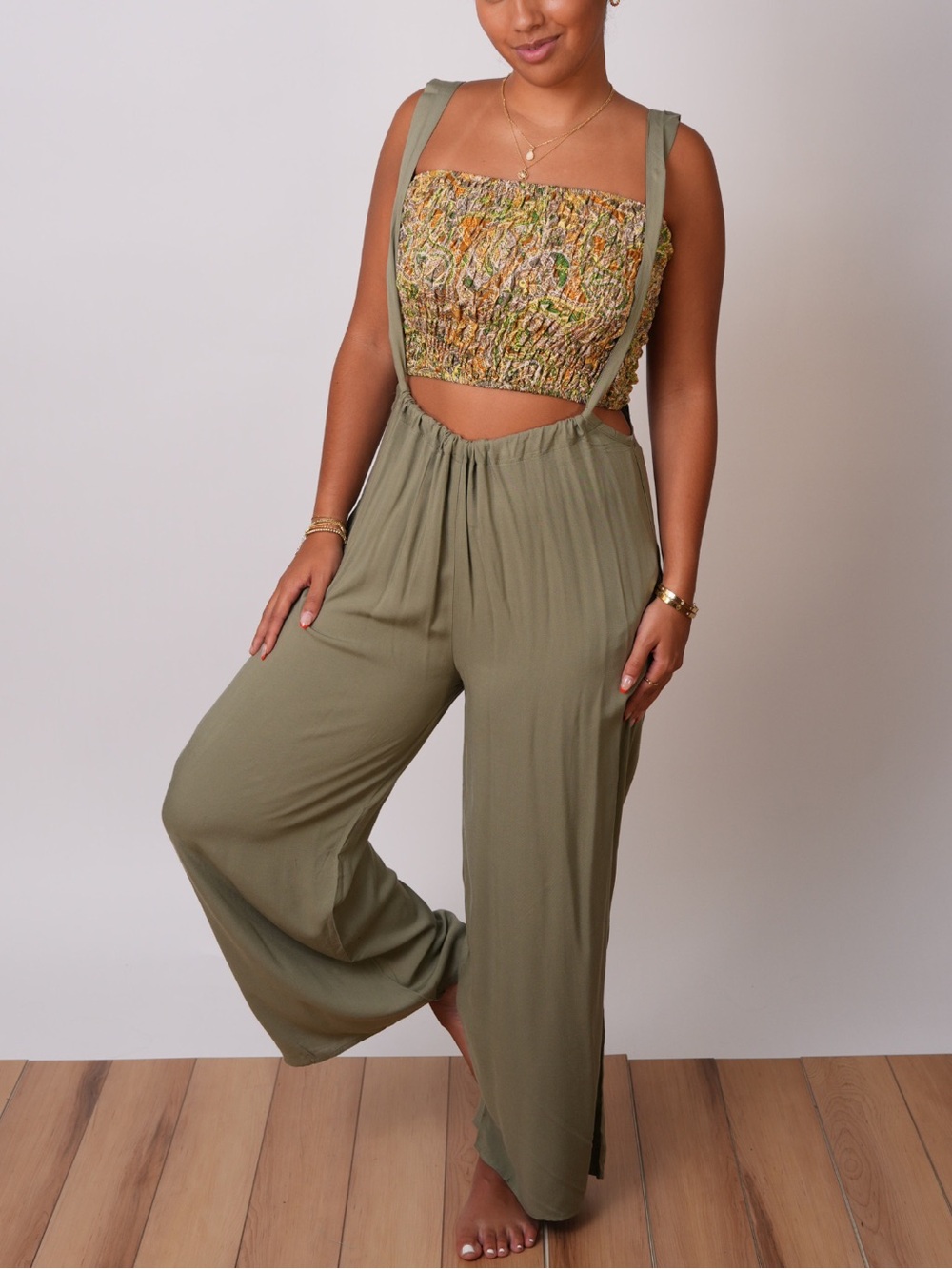 🚨 NWT! Olive Green Wide-Leg Suspender Overall